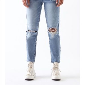 Light Mom Jeans